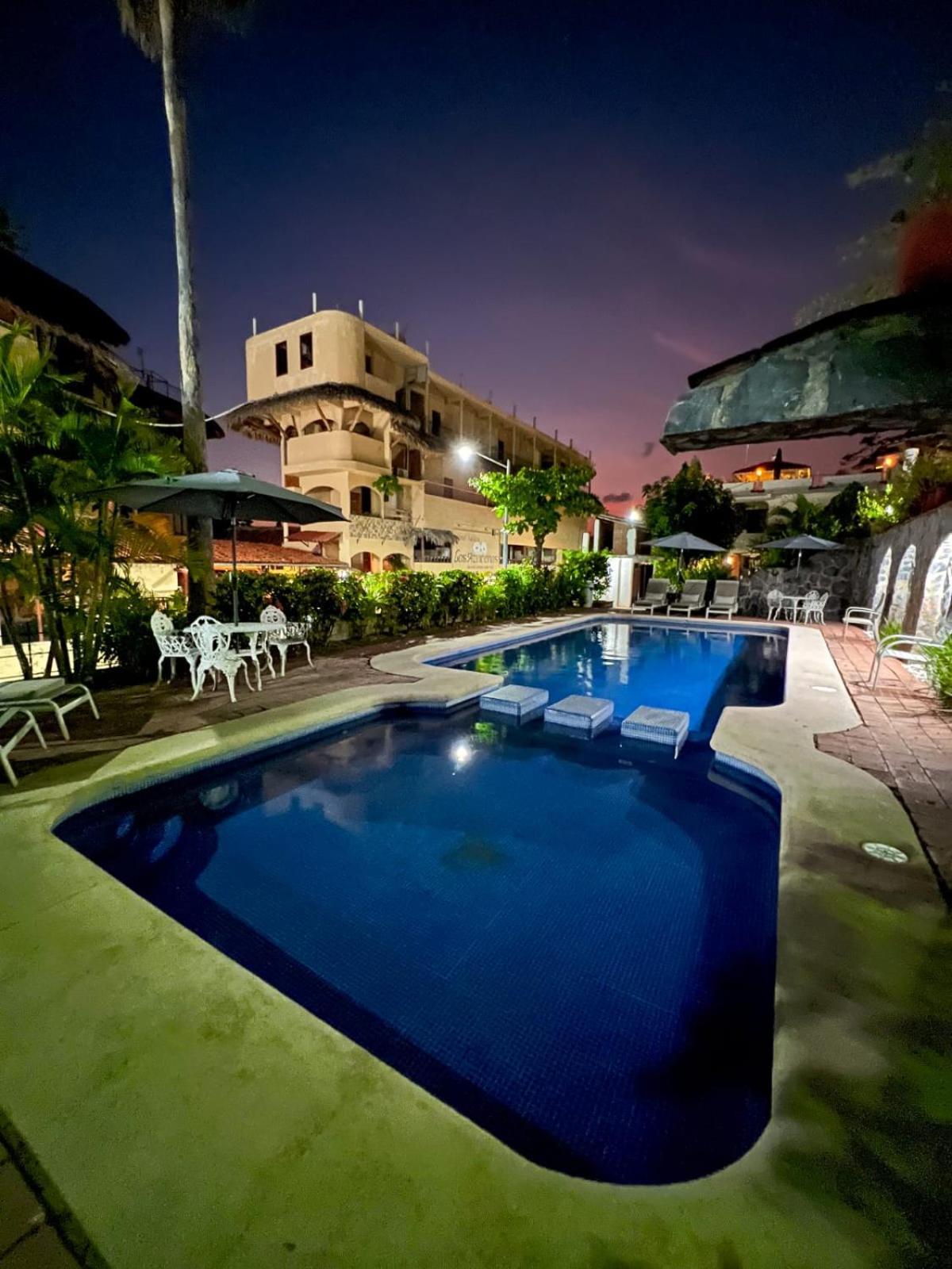 Hotel Villas Ema Zihuatanejo Kültér fotó