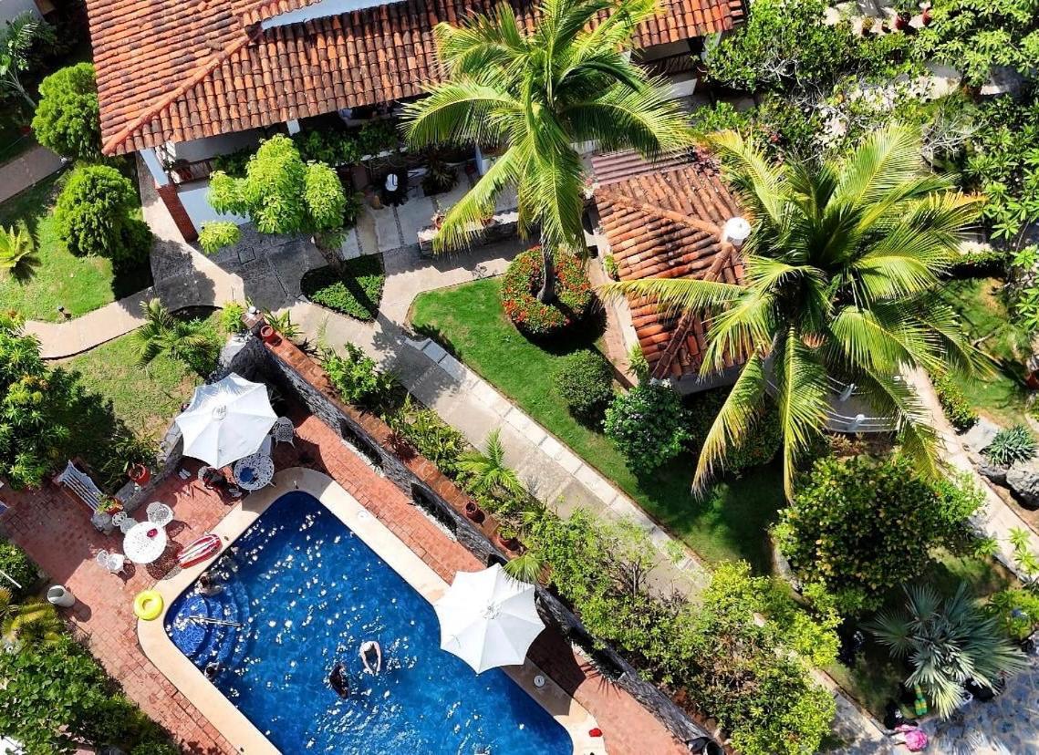 Hotel Villas Ema Zihuatanejo Kültér fotó