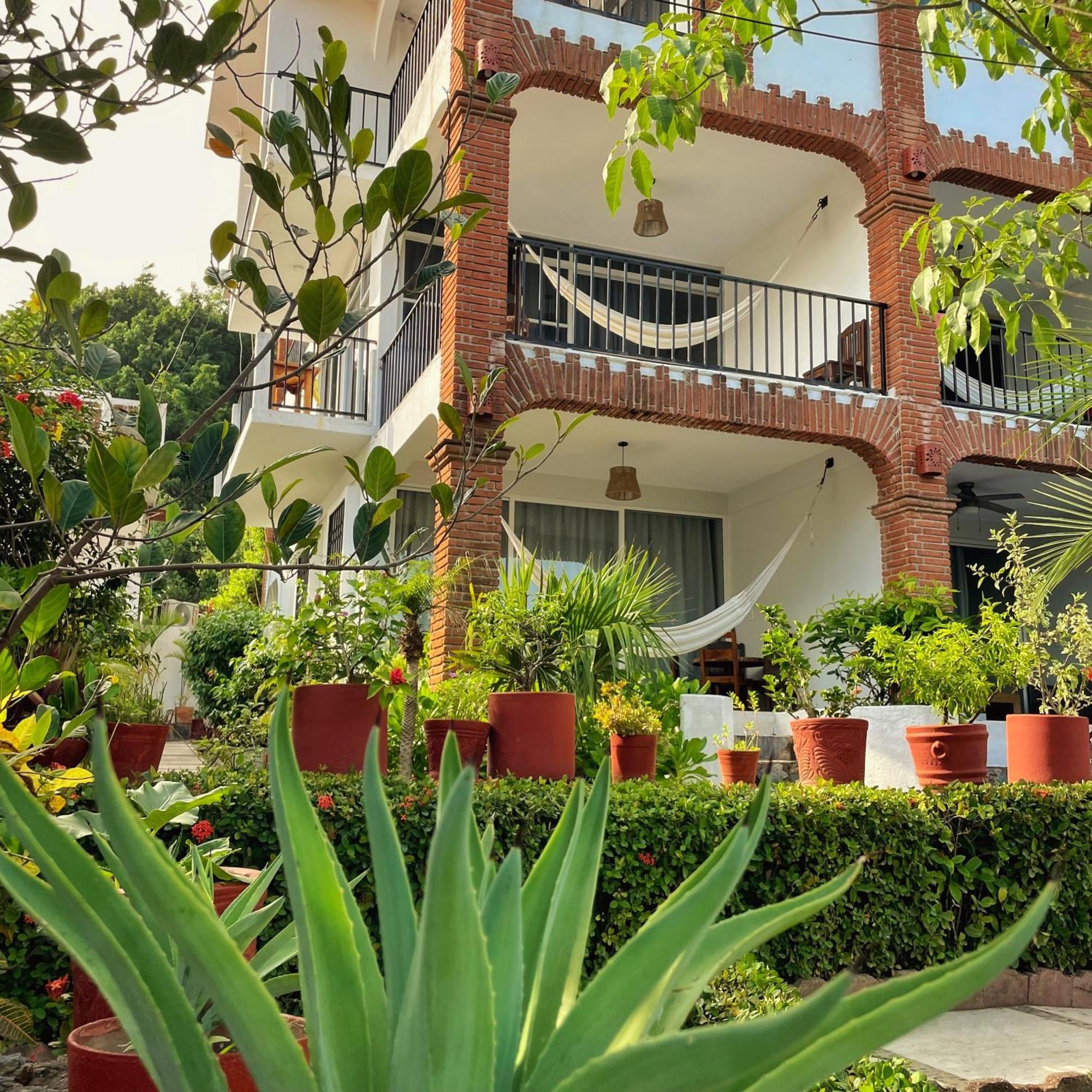 Hotel Villas Ema Zihuatanejo Kültér fotó