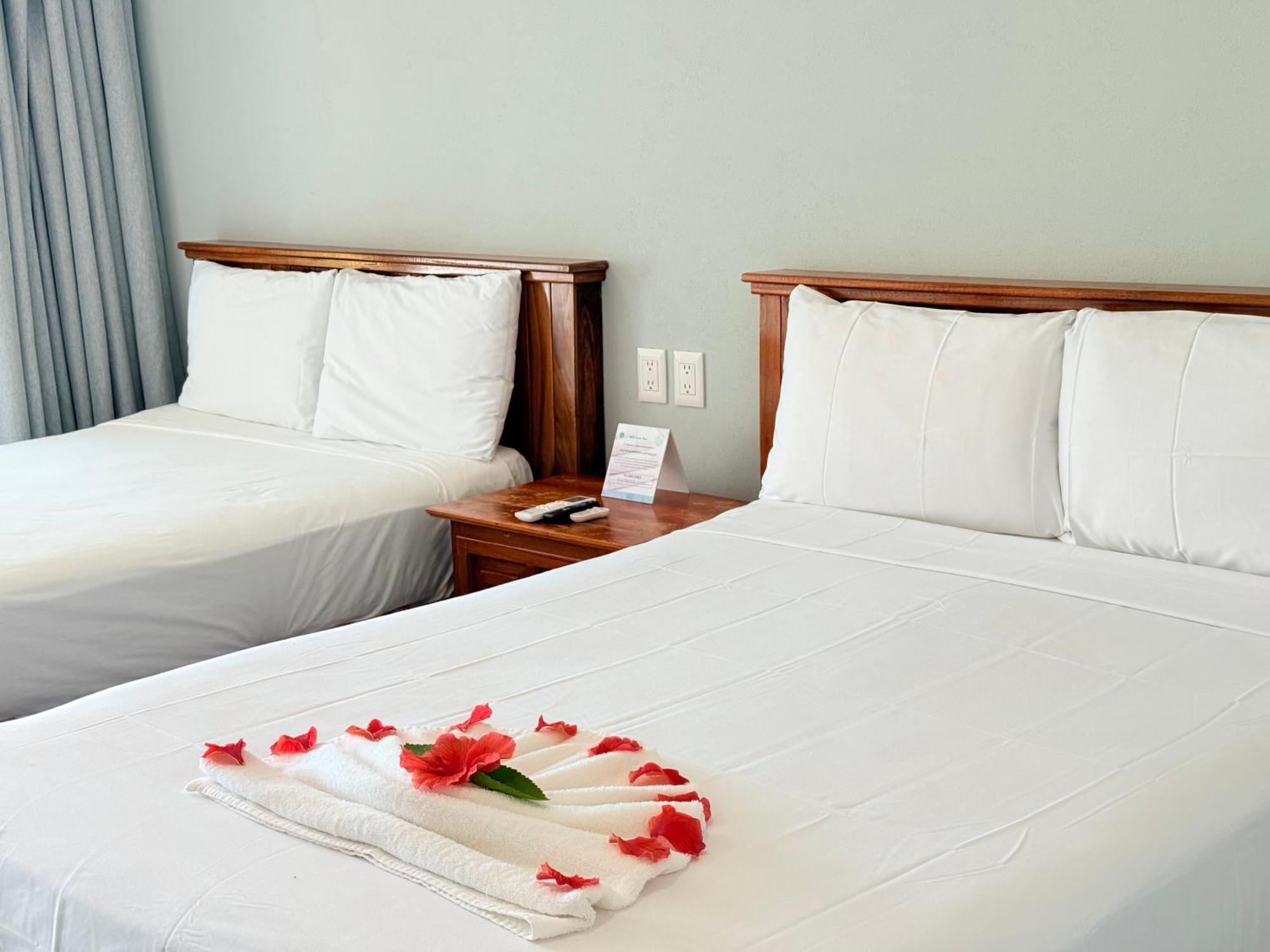 Hotel Villas Ema Zihuatanejo Kültér fotó