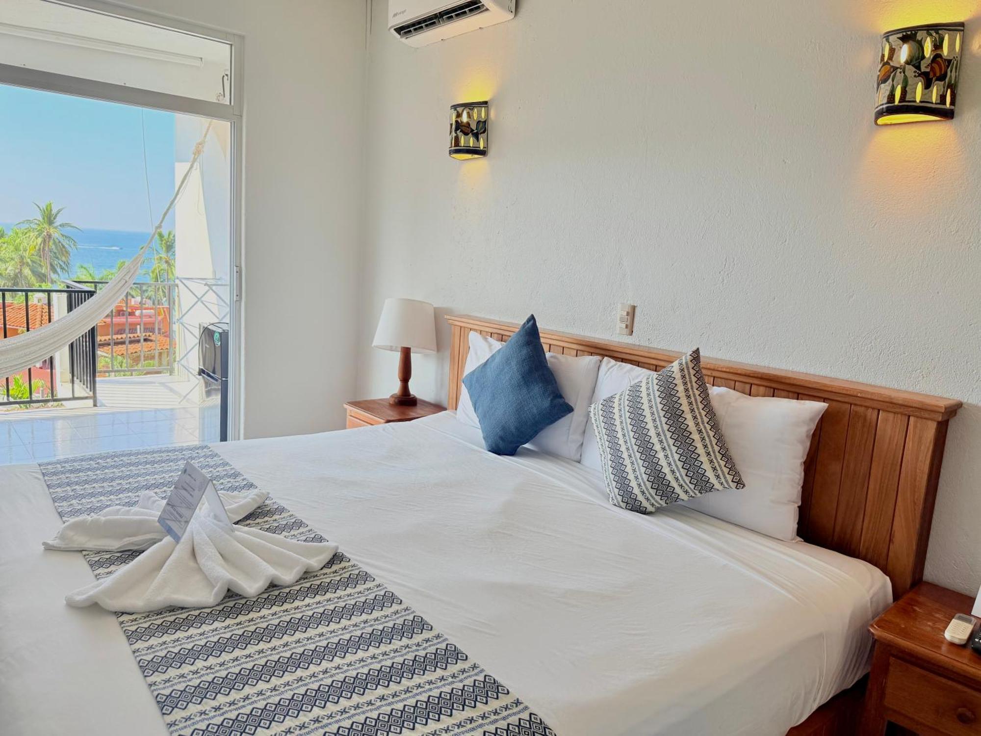 Hotel Villas Ema Zihuatanejo Kültér fotó