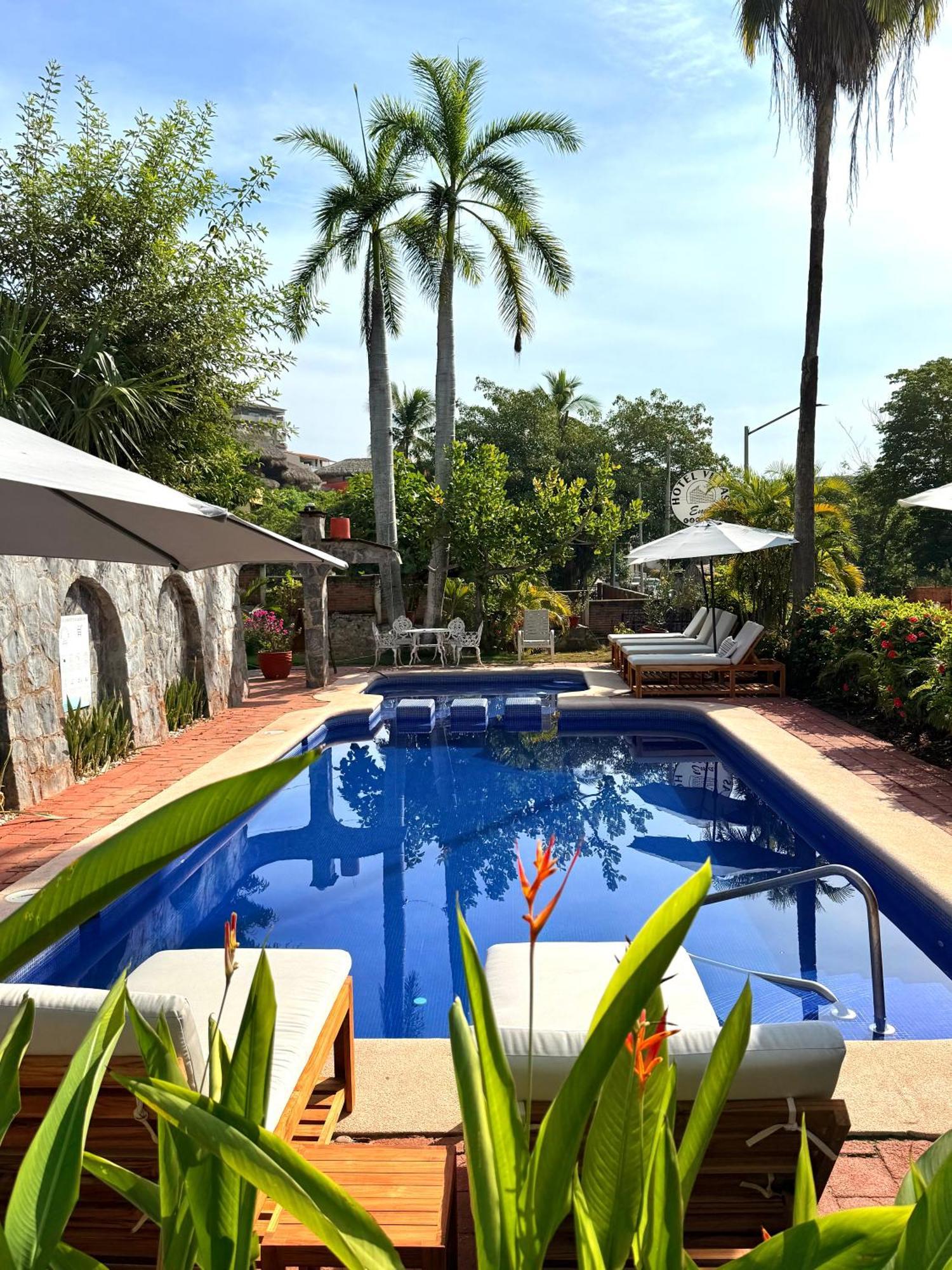 Hotel Villas Ema Zihuatanejo Kültér fotó
