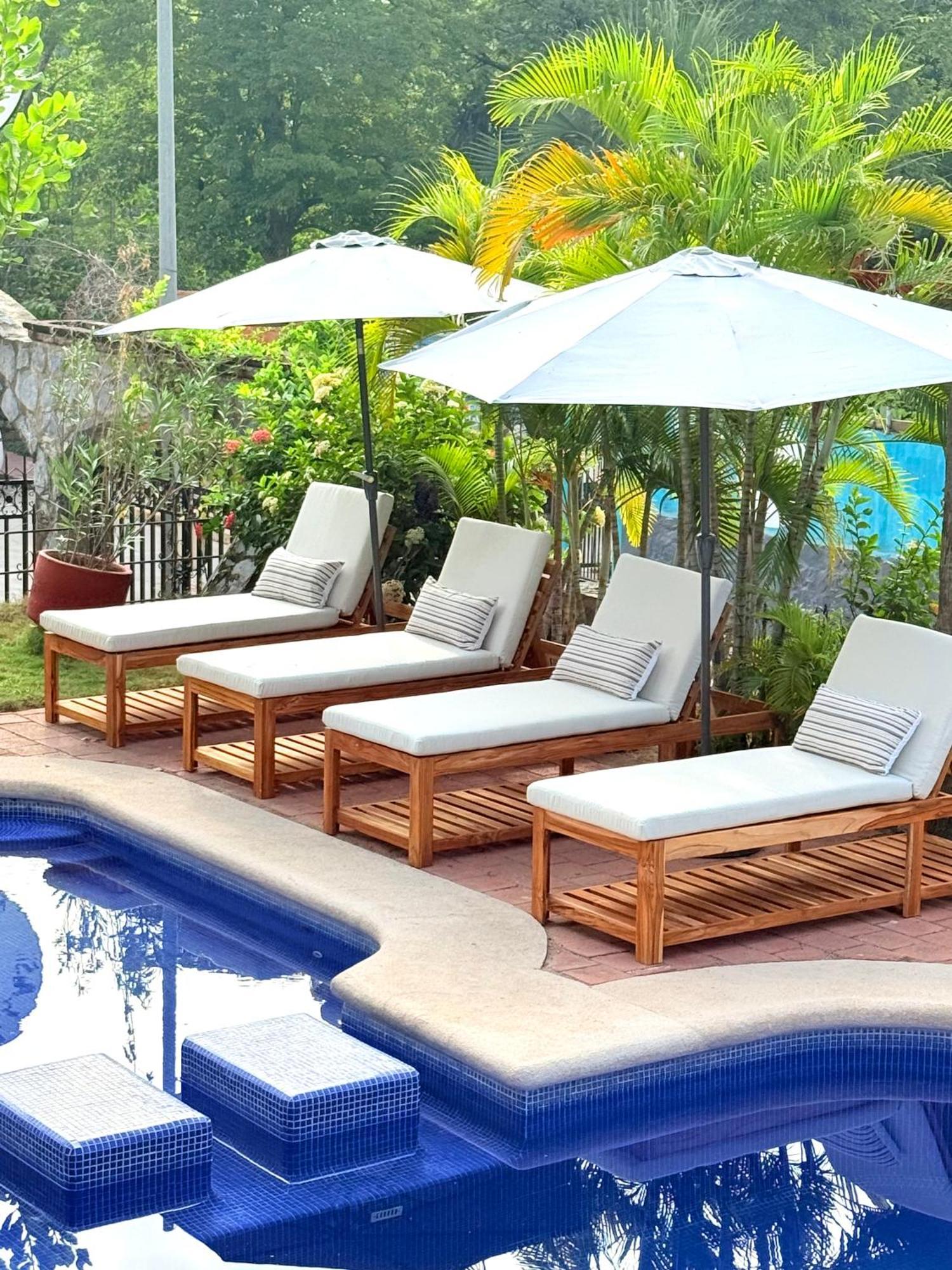 Hotel Villas Ema Zihuatanejo Kültér fotó